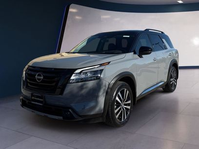 Used 2024 Nissan Pathfinder Platinum w/ Black Appearance Package