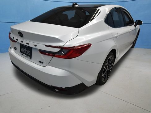 Used 2025 Toyota Camry XLE AWD/4WD image 34