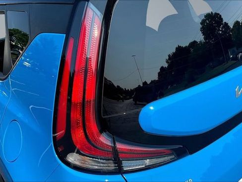 Certified 2025 Kia Soul S FWD image 22