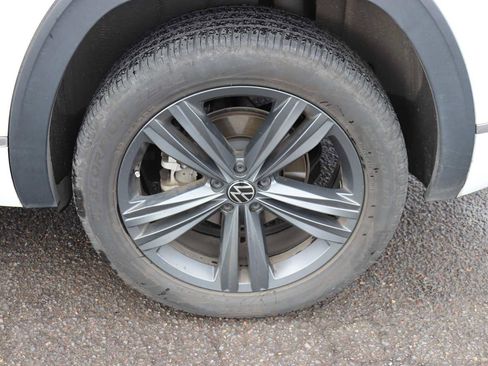 Used 2020 Volkswagen Atlas Cross Sport SE image 9