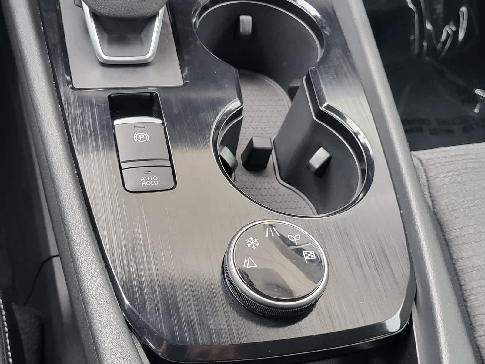 Used 2023 Nissan Rogue SV AWD/4WD image 23
