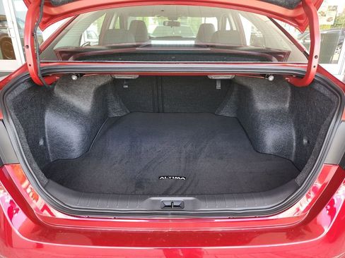 New 2025 Nissan Altima 2.5 SR image 8