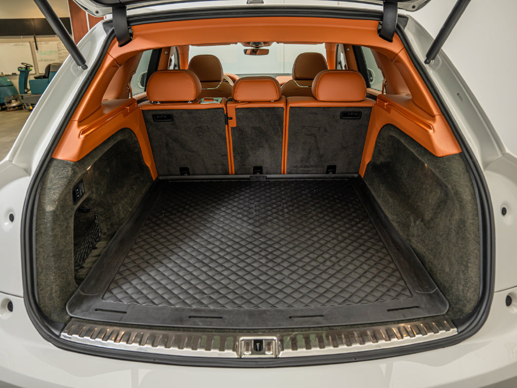 Used 2022 Bentley Bentayga AWD/4WD image 73