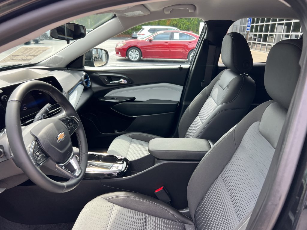Used 2024 Chevrolet Trax LT w/ Driver Confidence Package FWD image 8