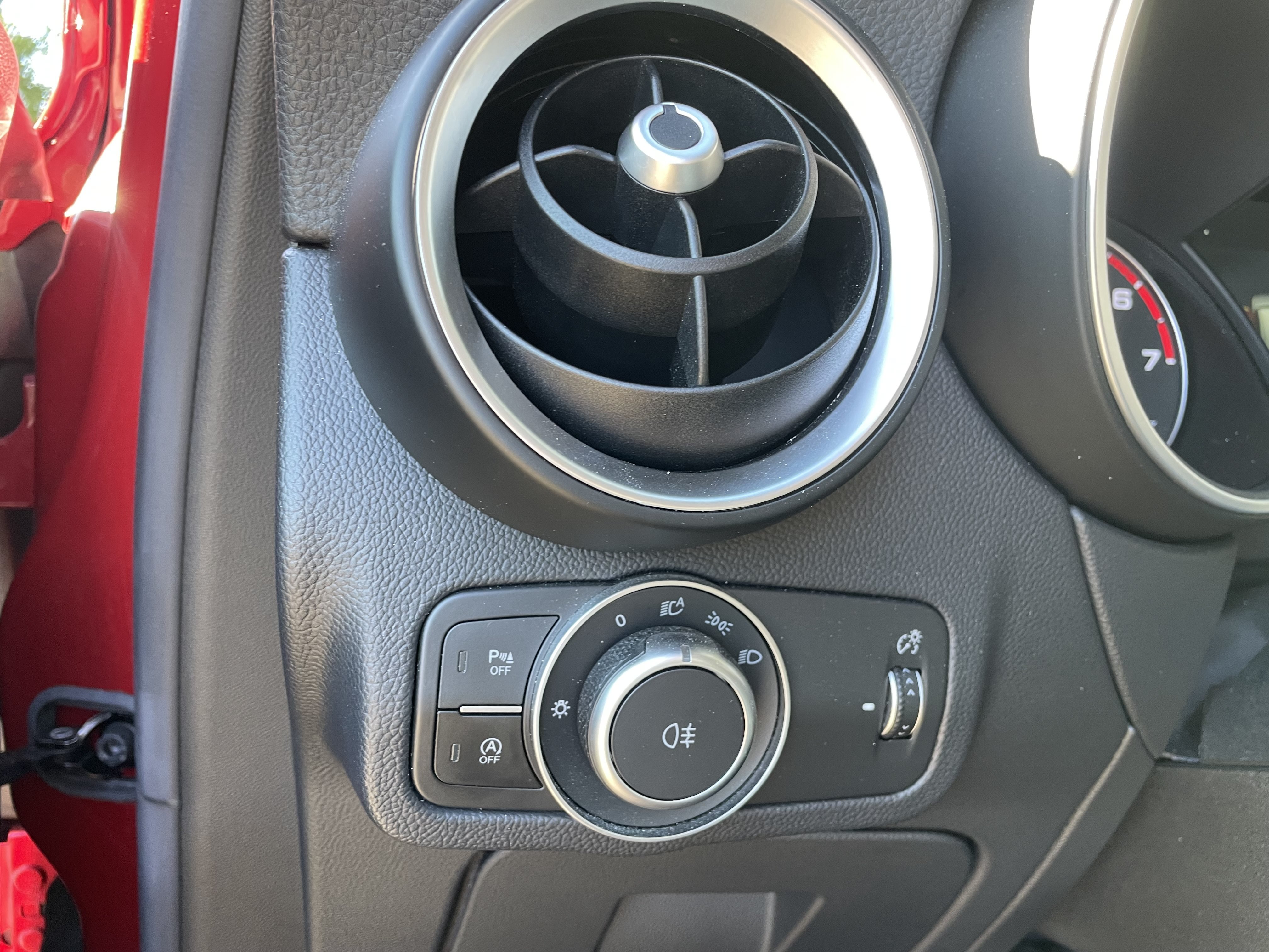 Used 2018 Alfa Romeo Stelvio Ti Sport AWD/4WD image 12