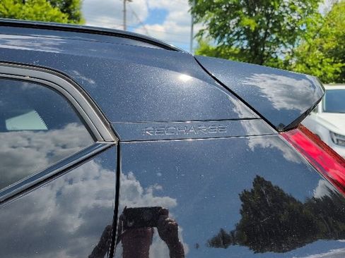 Used 2023 Volvo XC40 Recharge Plus AWD/4WD image 10