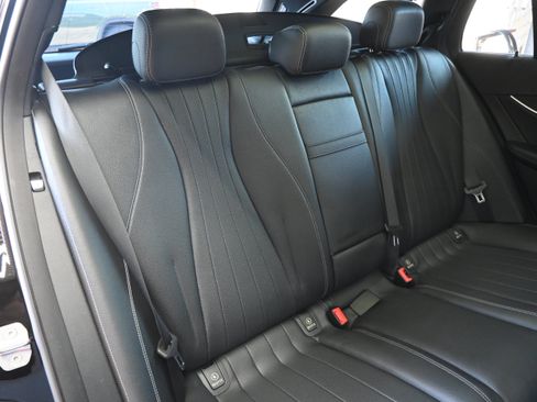 Used 2017 Mercedes-Benz E 400 4MATIC Wagon image 35