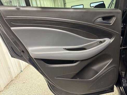 Used 2020 Buick Envision Essence image 27