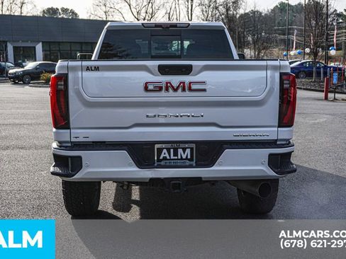 Used 2025 GMC Sierra 3500 Denali w/ Technology Package image 10