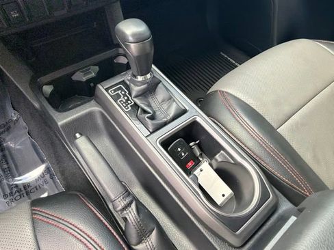 Used 2021 Toyota Tacoma TRD Off-Road w/ TRD Premium Off Road Package AWD/4WD image 24