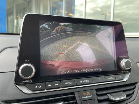 Used 2025 Nissan Altima 2.5 SV FWD image 24
