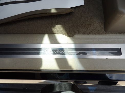 Used 2017 Cadillac Escalade ESV Luxury image 14