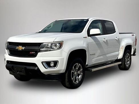 Used 2017 Chevrolet Colorado Z71 image 2