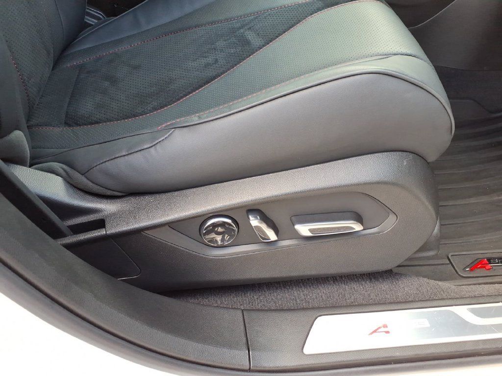 Used 2025 Acura RDX w/ Advance Package AWD/4WD image 13