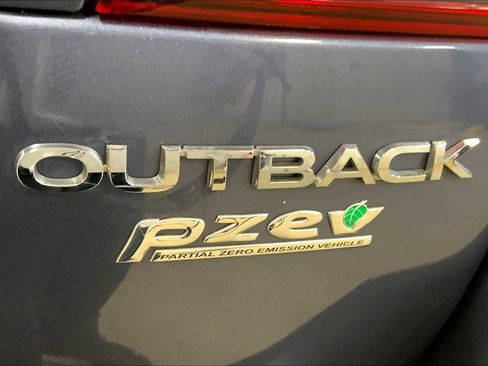 Used 2017 Subaru Outback 2.5i Limited image 11