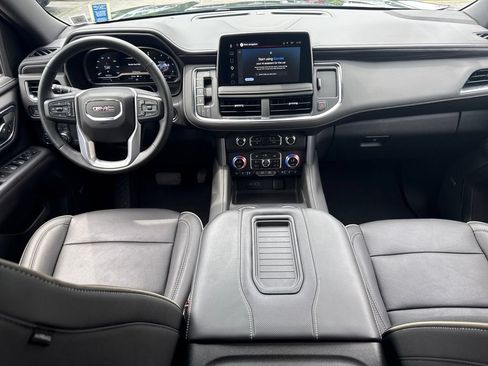 Used 2023 GMC Yukon SLT w/ SLT Luxury Package AWD/4WD image 18