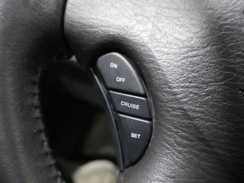 Used 2006 Chrysler Town & Country Touring image 25