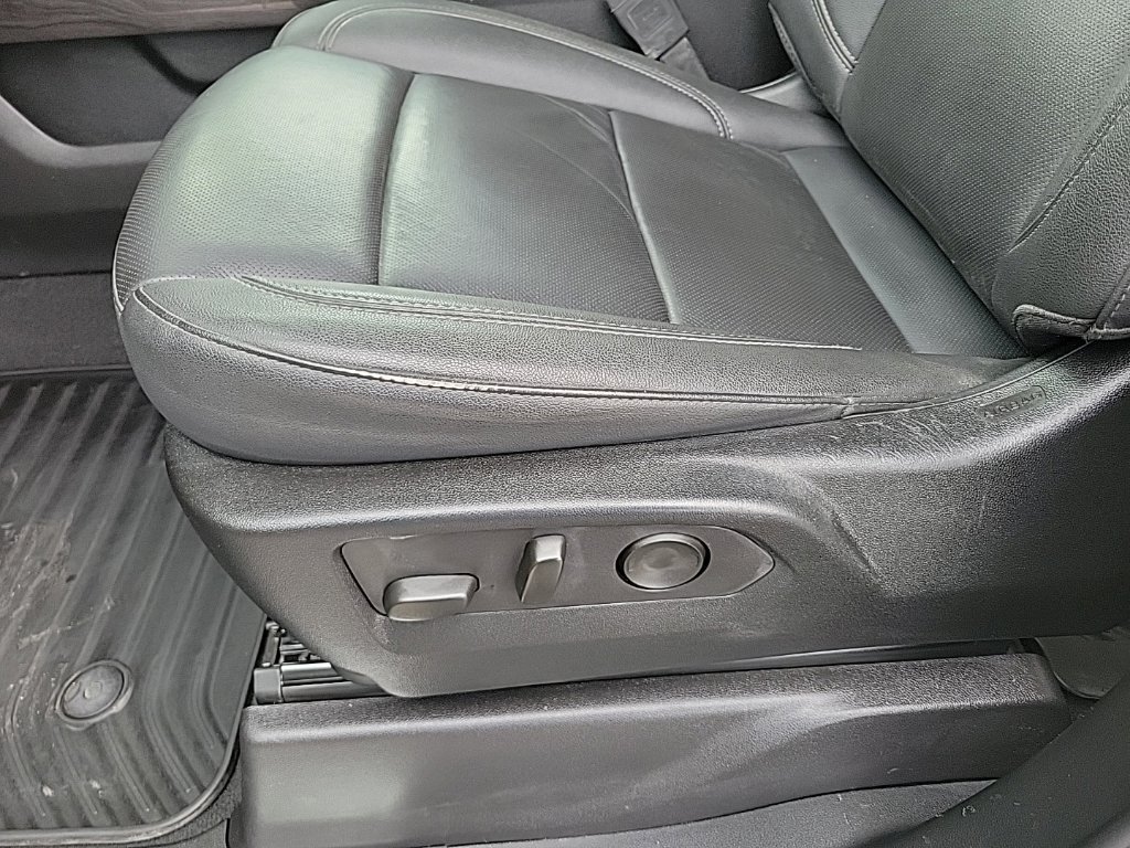 Used 2025 Chevrolet Silverado 2500 LTZ w/ LTZ Convenience Package AWD/4WD image 13