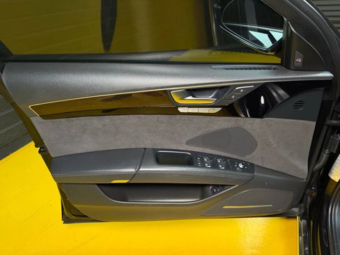 Used 2012 Audi A8 L 4.2 image 33