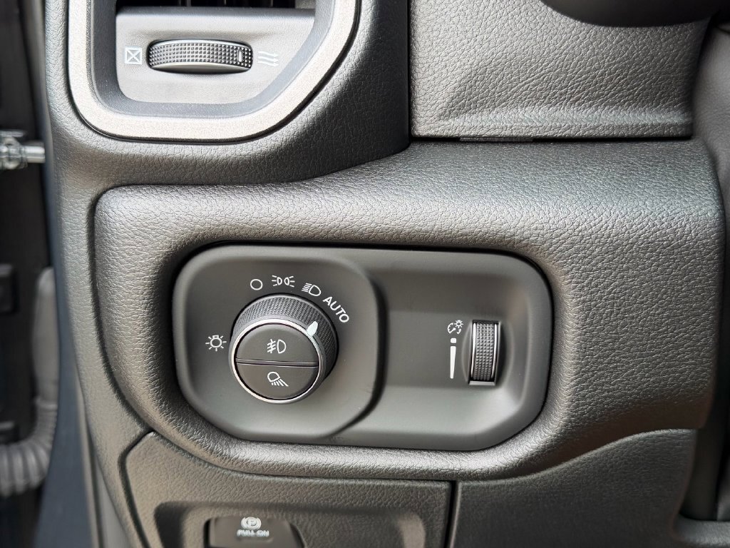 Used 2026 RAM 1500 Express RWD image 27