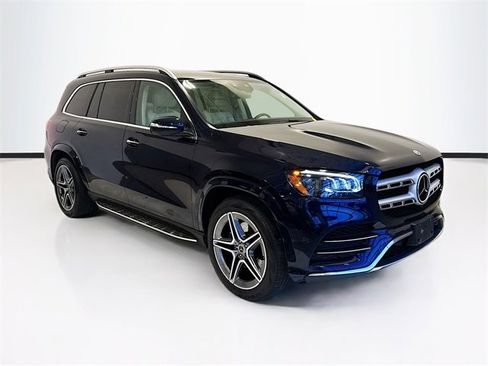Used 2022 Mercedes-Benz GLS 450 4MATIC w/ AMG Line Exterior image 3