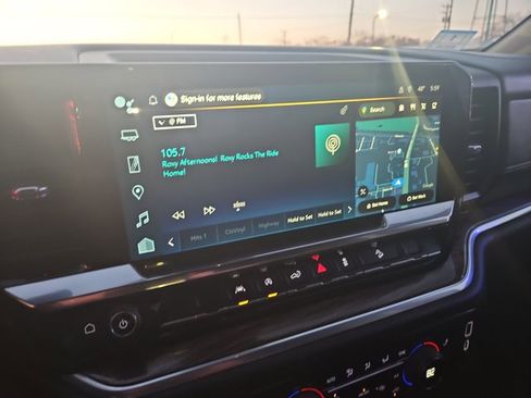 Used 2022 Chevrolet Silverado 1500 LT image 14