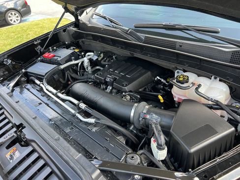 Used 2024 GMC Sierra 1500 SLE image 15