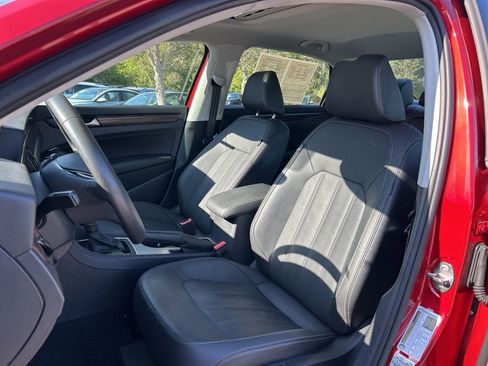Used 2022 Volkswagen Passat 2.0T image 21