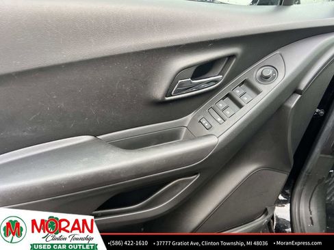 Used 2020 Chevrolet Trax LS w/ Tint and Cruise Package image 15
