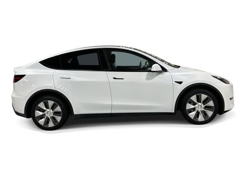 Certified 2023 Tesla Model Y Long Range AWD/4WD image 7