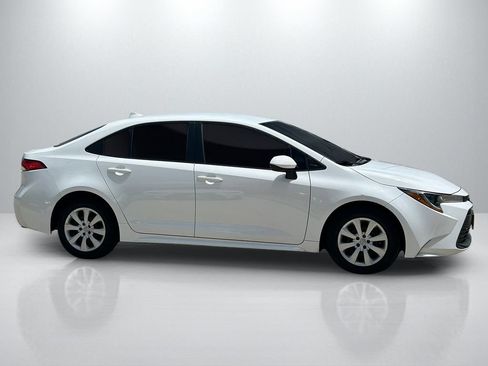 Used 2024 Toyota Corolla LE FWD image 4
