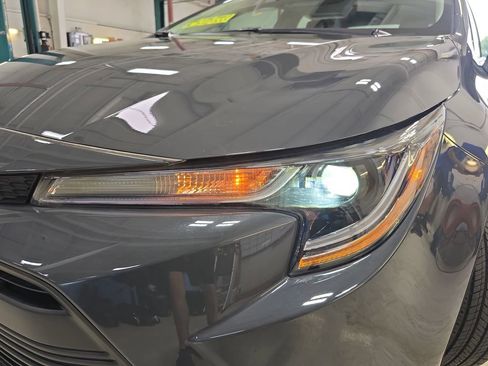 Used 2025 Toyota Corolla LE FWD image 30