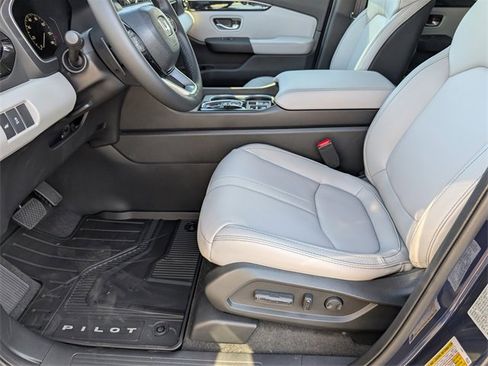 New 2025 Honda Pilot Touring image 15