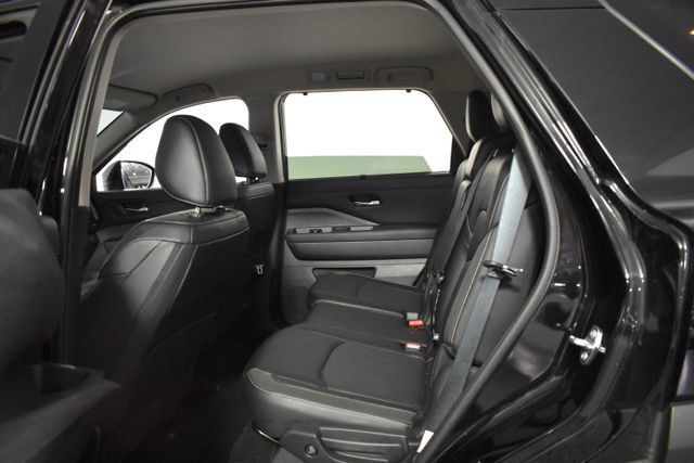 Certified 2025 Nissan Pathfinder SL AWD/4WD image 30