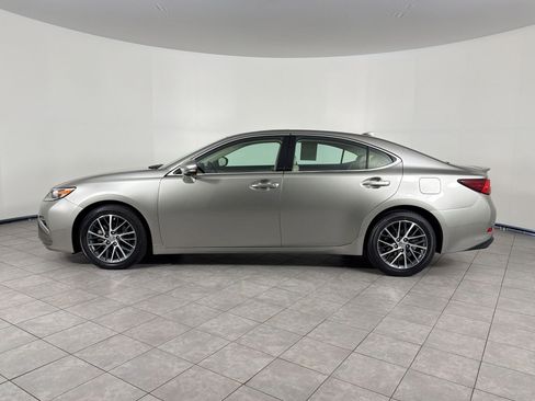 Used 2018 Lexus ES 350 w/ Luxury Package w/Wood Trim FWD image 2