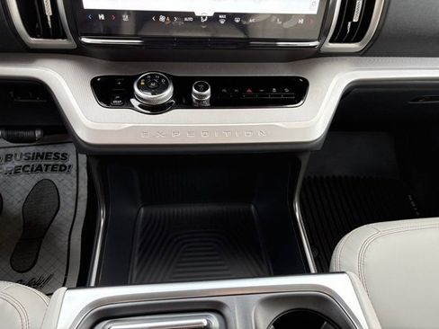 New 2025 Ford Expedition Max Active image 44