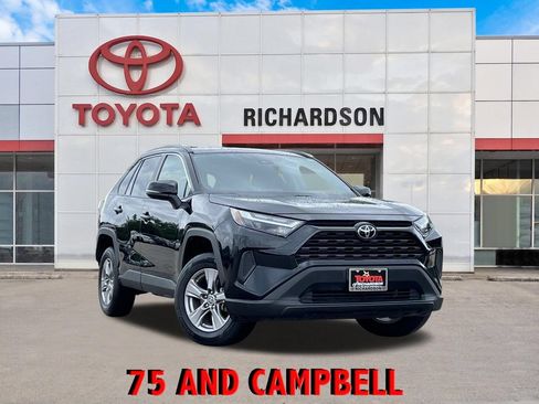 Used 2025 Toyota RAV4 XLE AWD/4WD image 1