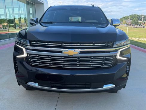 Used 2023 Chevrolet Suburban Premier AWD/4WD image 9