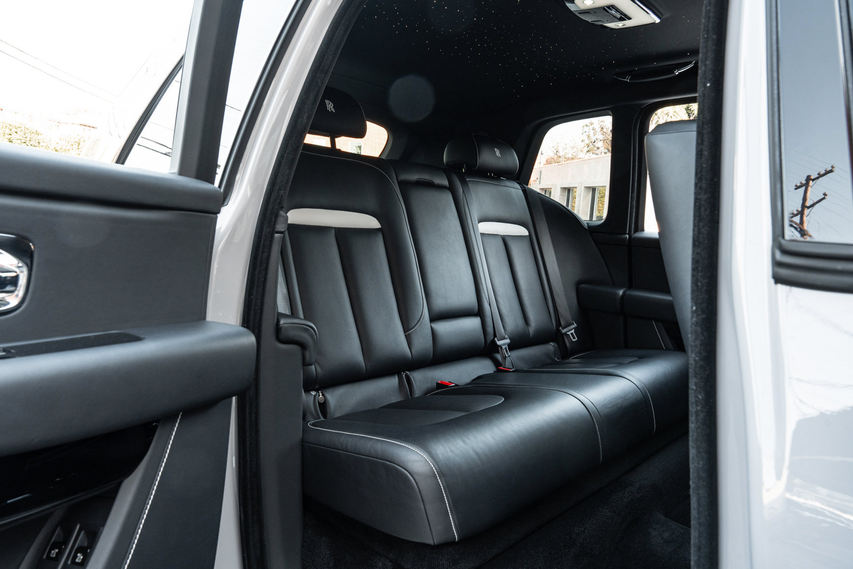 Used 2024 Rolls-Royce Cullinan AWD/4WD image 28