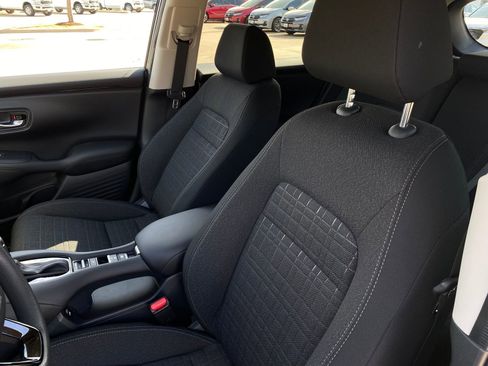 Used 2026 Honda HR-V LX image 12