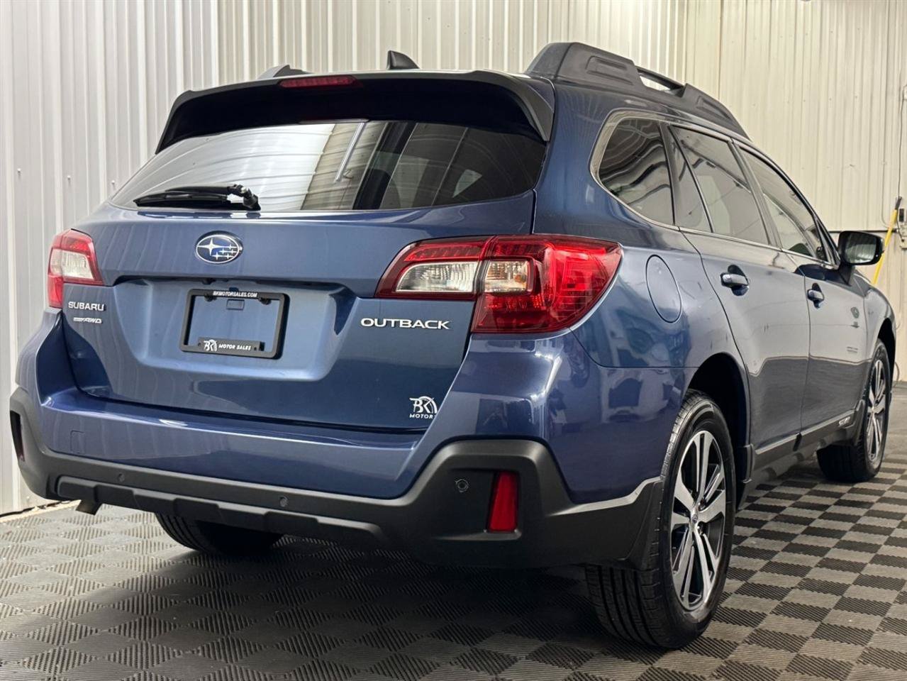 Used 2019 Subaru Outback 2.5i Limited AWD/4WD image 4