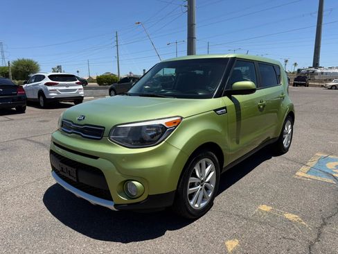 Used 2018 Kia Soul + FWD image 4
