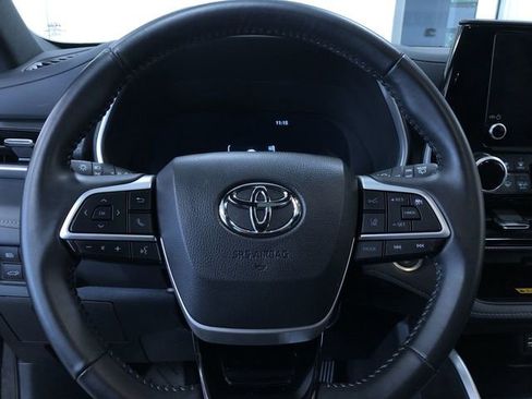 Certified 2025 Toyota Highlander XSE AWD/4WD image 24