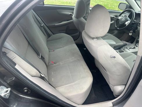 Used 2013 Toyota Corolla LE image 11