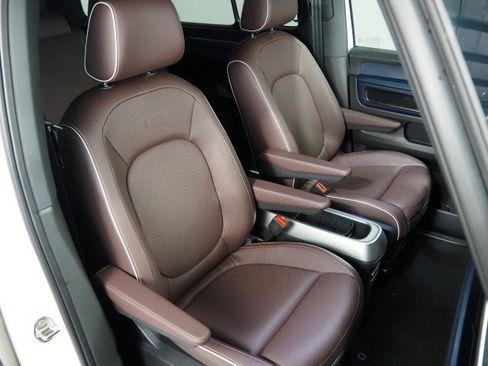 Used 2025 Volkswagen ID. Buzz Pro S image 2