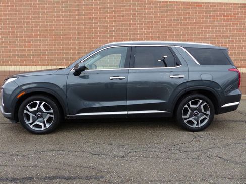 Used 2023 Hyundai Palisade Limited w/ Cargo Package image 6
