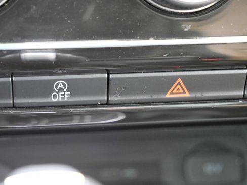 Used 2022 Volkswagen Atlas Cross Sport SEL R-Line image 30