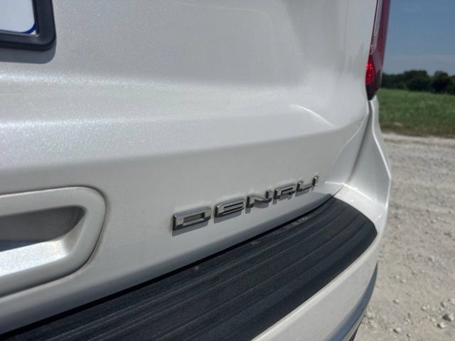 Used 2022 GMC Yukon Denali RWD image 14