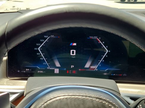 Used 2024 BMW X7 M60i w/ Executive Package image 28