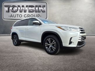 Used 2019 Toyota Highlander LE video 2
